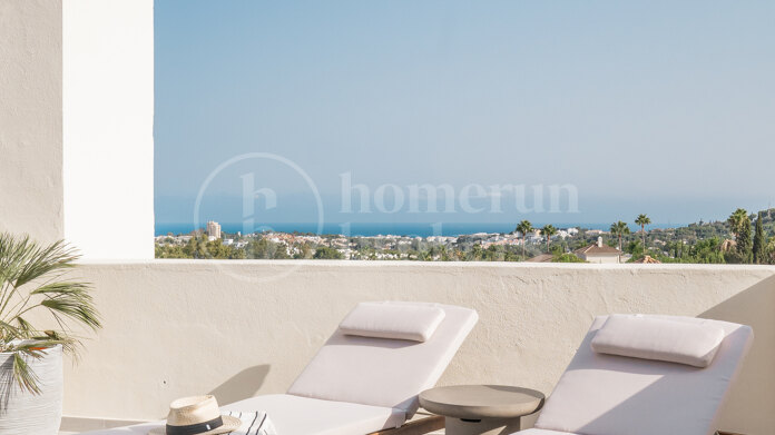 Los Belvederes - Luxurious Duplex Penthouse in Los Belvederes, Nueva Andalucia