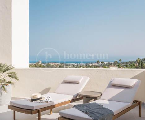 Los Belvederes - Luxurious Duplex Penthouse in Los Belvederes, Nueva Andalucia