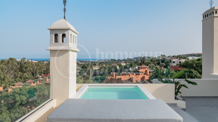 Los Belvederes - Luxurious Duplex Penthouse in Los Belvederes, Nueva Andalucia