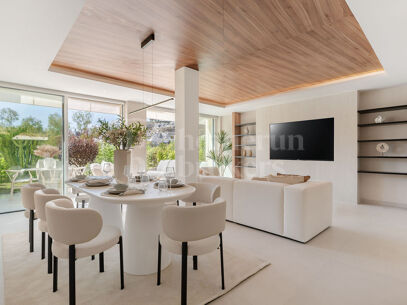 Casa Chloe - Exclusive Townhouse with Rooftop Terrace in La Quinta
