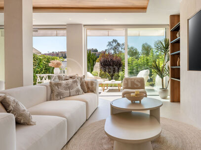 Casa Chloe - Exclusive Townhouse with Rooftop Terrace in La Quinta