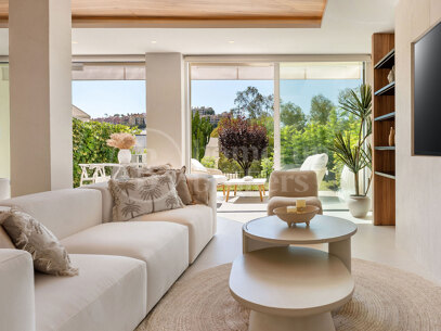 Casa Chloe - Exclusive Townhouse with Rooftop Terrace in La Quinta
