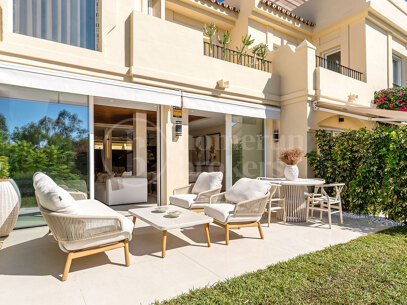 Casa Chloe - Exclusive Townhouse with Rooftop Terrace in La Quinta