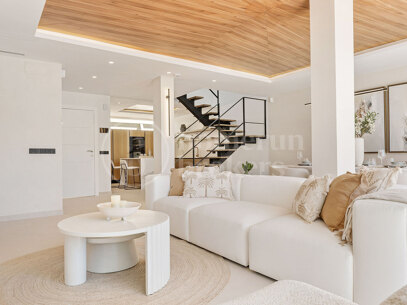 Casa Chloe - Exclusive Townhouse with Rooftop Terrace in La Quinta