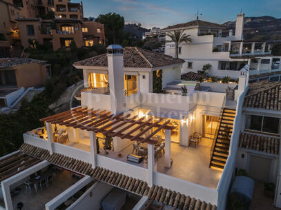 Maison Fuzei - Totally Renovaded Duplex Penthouse in Palacetes Los Belevederes