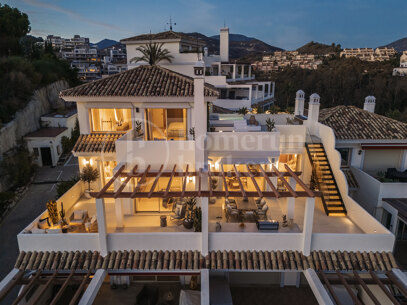 Maison Fuzei - Totally Renovaded Duplex Penthouse in Palacetes Los Belevederes