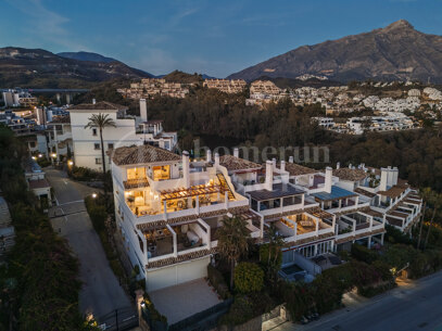Maison Fuzei - Totally Renovaded Duplex Penthouse in Palacetes Los Belevederes