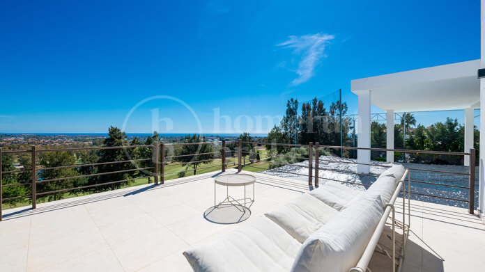 Casa Leon - Luxurious Frontline Golf Villa with Sea Views in La Alquería