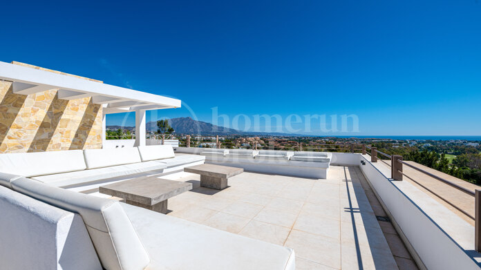 Casa Leon - Luxurious Frontline Golf Villa with Sea Views in La Alquería