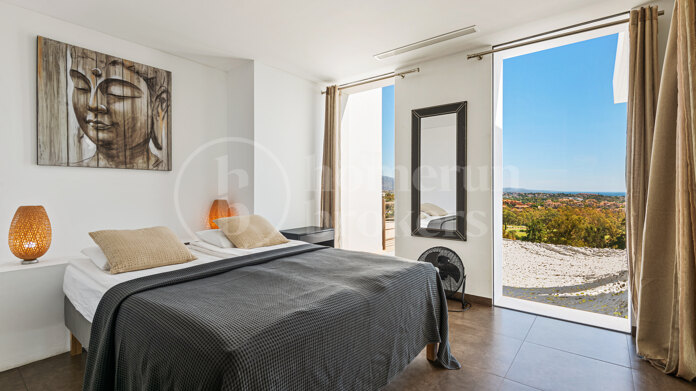 Casa Leon - Luxurious Frontline Golf Villa with Sea Views in La Alquería