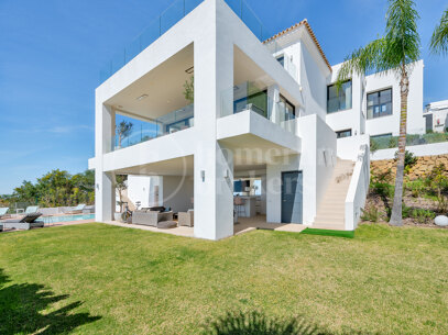 Villa Vistas - Luxury Villa with Sea Views, in Paraiso Alto