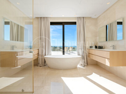 Villa Vistas - Luxury Villa with Sea Views, in Paraiso Alto
