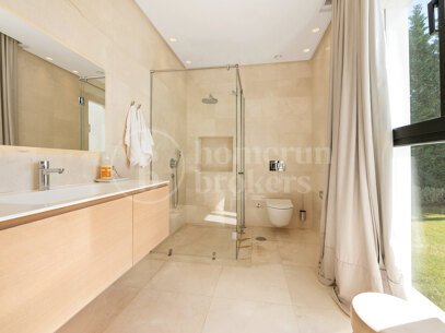 Villa Vistas - Luxury Villa with Sea Views, in Paraiso Alto