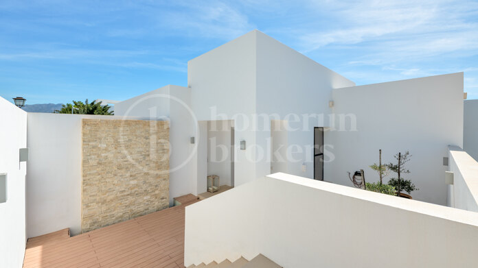 Villa Vistas - Luxury Villa with Sea Views, in Paraiso Alto