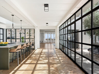 Villa Vivaldi - Elegant Contemporary Villa in Sierra Blanca