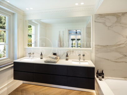 Villa Vivaldi - Elegant Contemporary Villa in Sierra Blanca