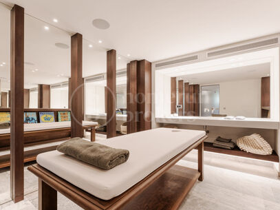 Villa Vivaldi - Elegant Contemporary Villa in Sierra Blanca
