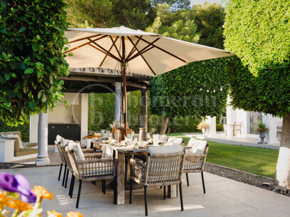 Villa Vivaldi - Elegant Contemporary Villa in Sierra Blanca