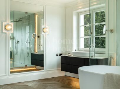 Villa Vivaldi - Elegant Contemporary Villa in Sierra Blanca