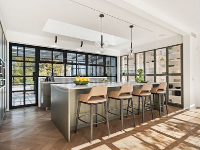 Villa Vivaldi - Elegant Contemporary Villa in Sierra Blanca
