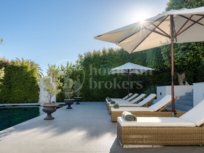 Villa Vivaldi - Elegant Contemporary Villa in Sierra Blanca
