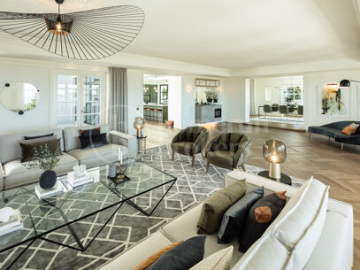 Villa Vivaldi - Elegant Contemporary Villa in Sierra Blanca