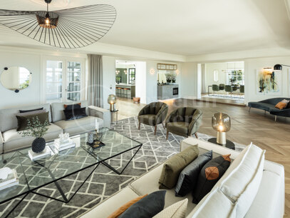 Villa Vivaldi - Elegant Contemporary Villa in Sierra Blanca