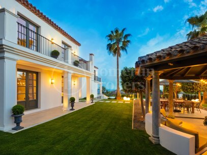Villa Vivaldi - Elegant Contemporary Villa in Sierra Blanca