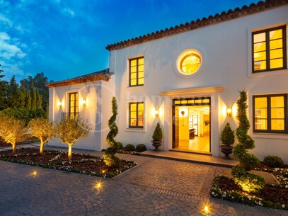 Villa Vivaldi - Elegant Contemporary Villa in Sierra Blanca