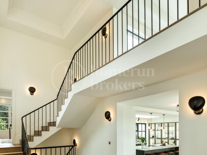 Villa Vivaldi - Elegant Contemporary Villa in Sierra Blanca