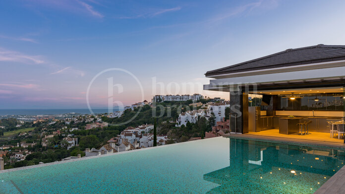 Villa Alcuzcuz - Luxury Villa in La Reserva del Alcuzcuz with Sea Views