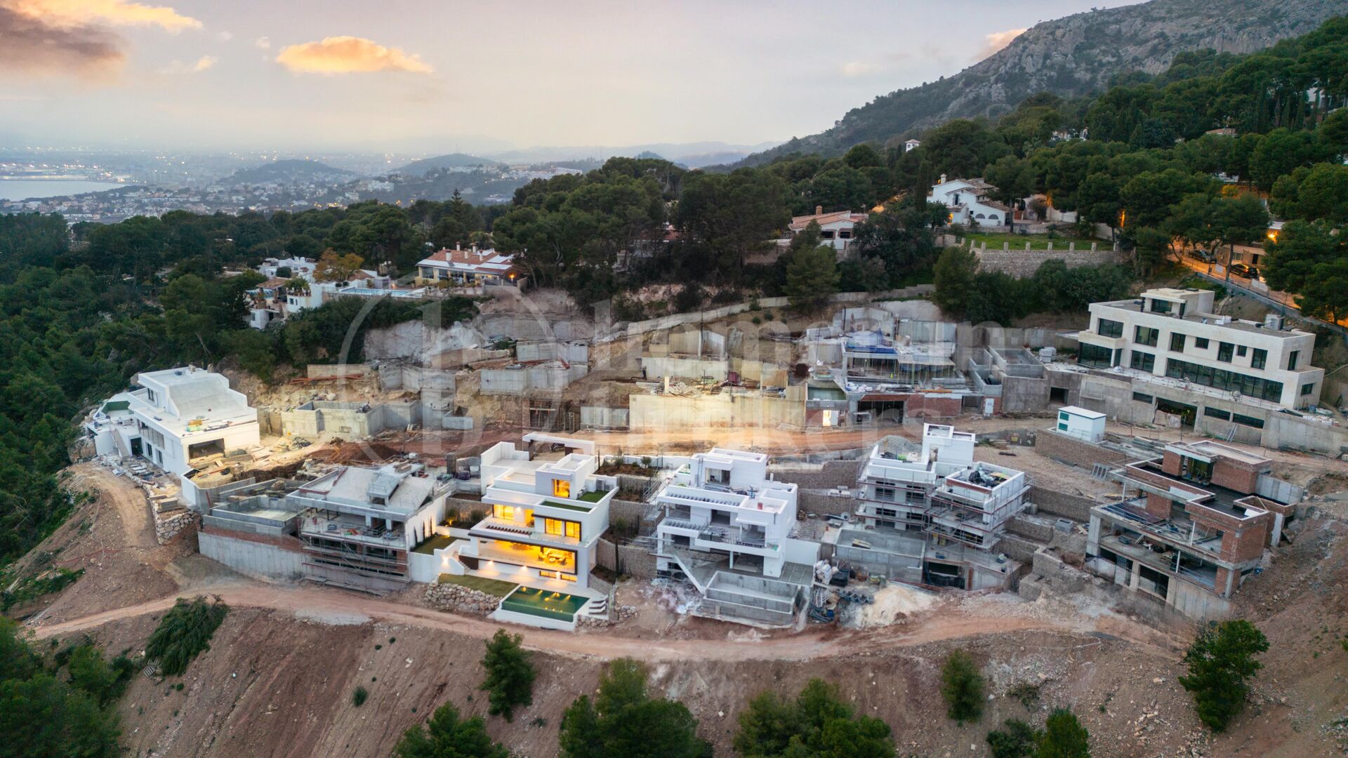 Villa Acacia - Where Luxury Meets Nature in Pinares de San Anton