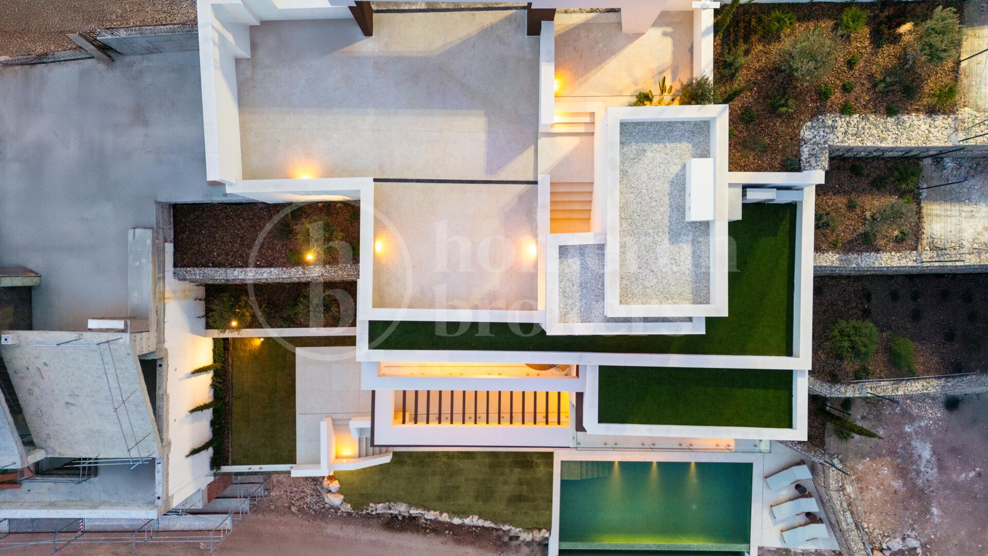 Villa Acacia - Where Luxury Meets Nature in Pinares de San Anton