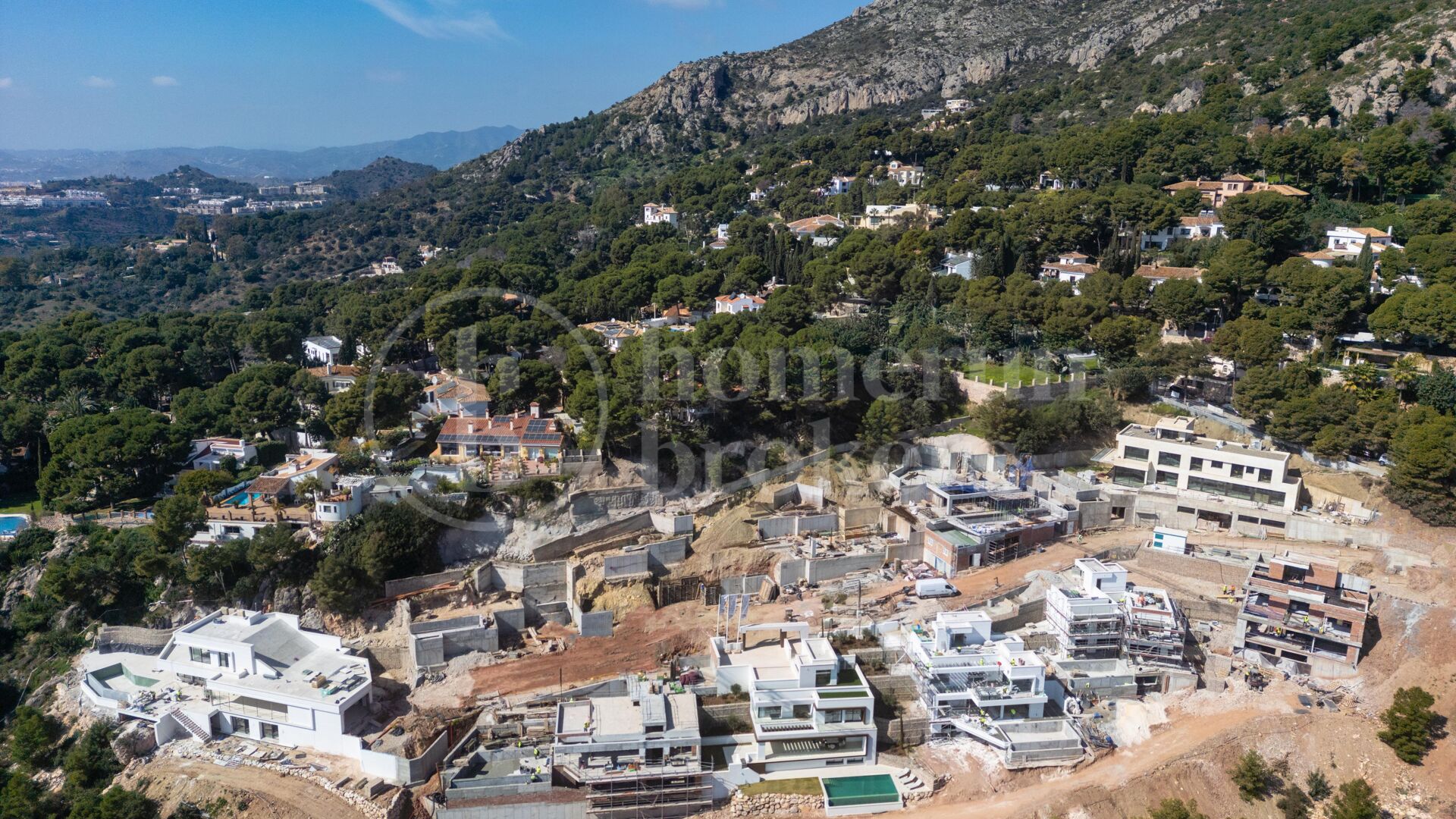 Villa Acacia - Where Luxury Meets Nature in Pinares de San Anton