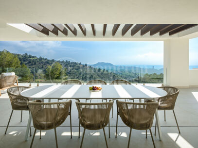 Villa Acacia - Where Luxury Meets Nature in Pinares de San Anton