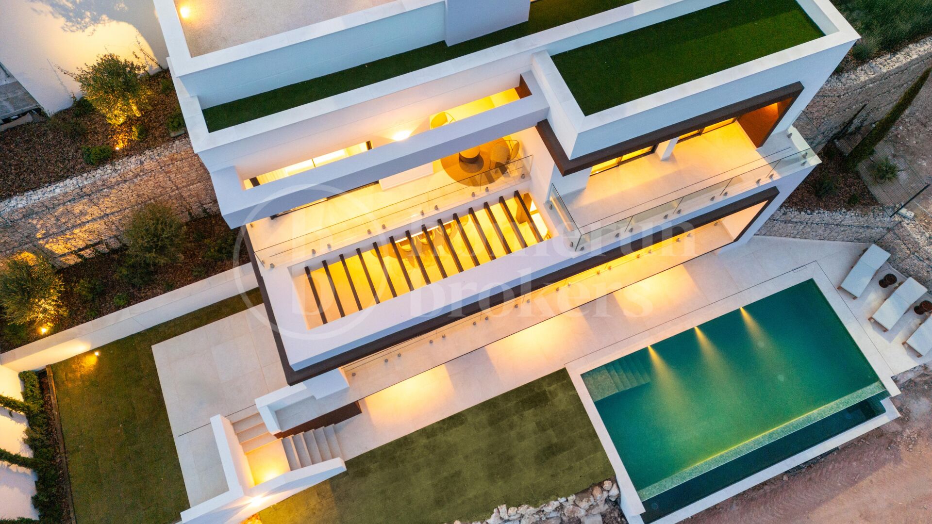 Villa Acacia - Where Luxury Meets Nature in Pinares de San Anton