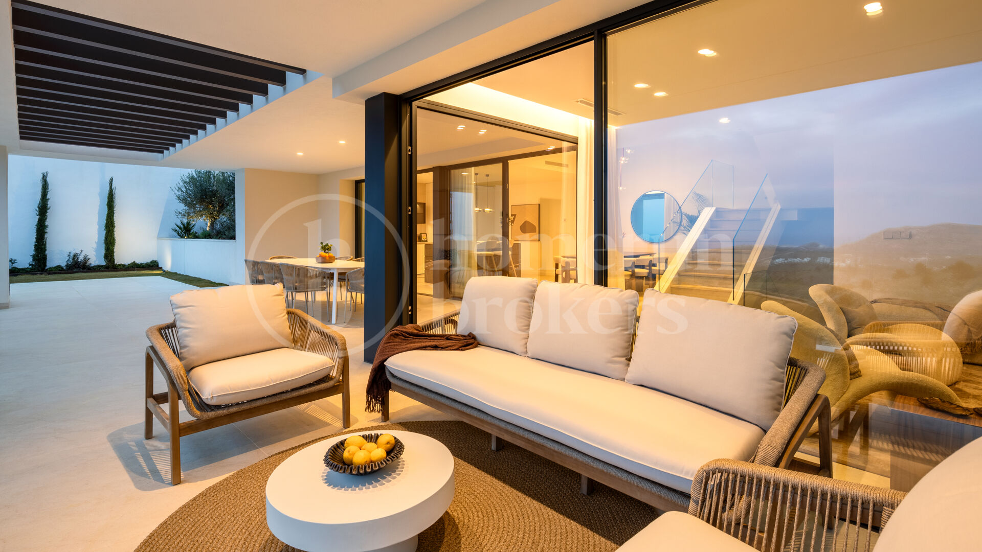 Villa Acacia - Where Luxury Meets Nature in Pinares de San Anton
