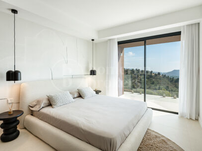 Villa Acacia - Where Luxury Meets Nature in Pinares de San Anton