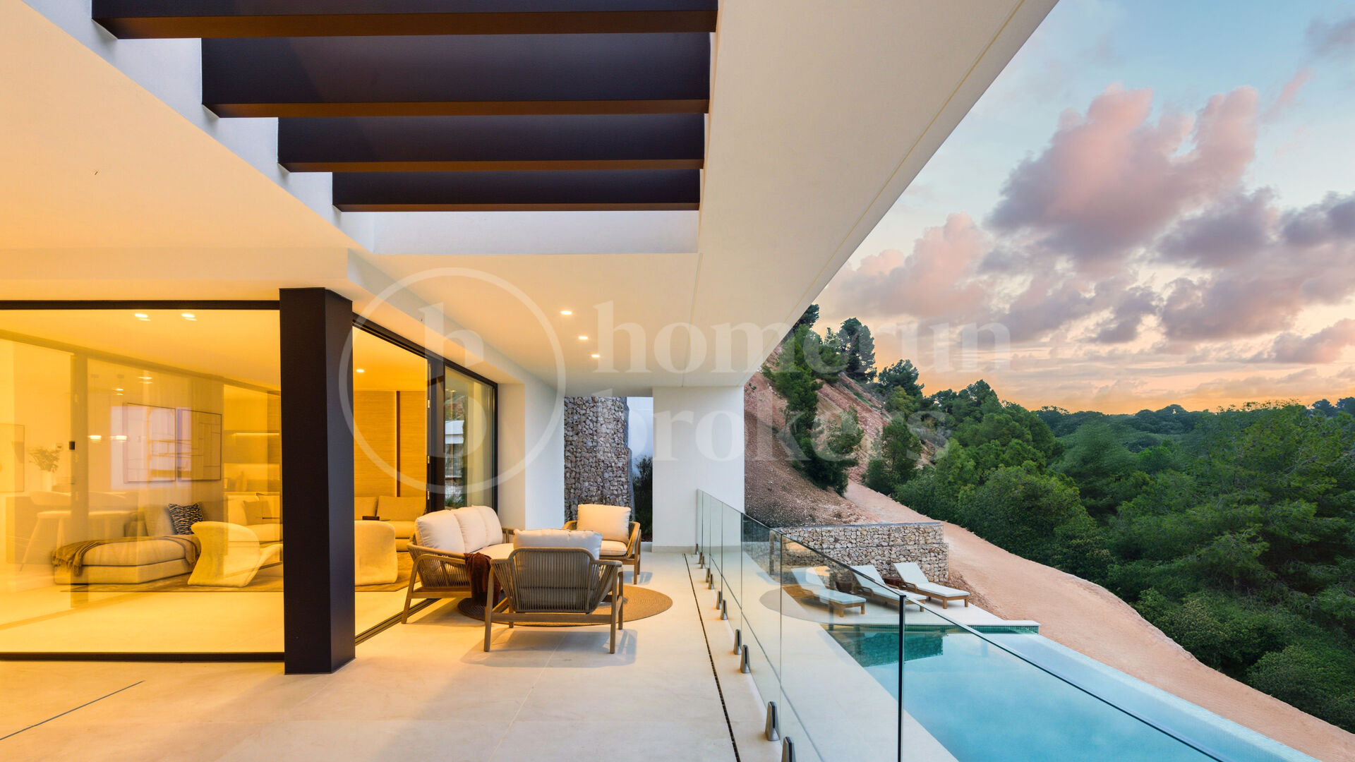 Villa Acacia - Where Luxury Meets Nature in Pinares de San Anton