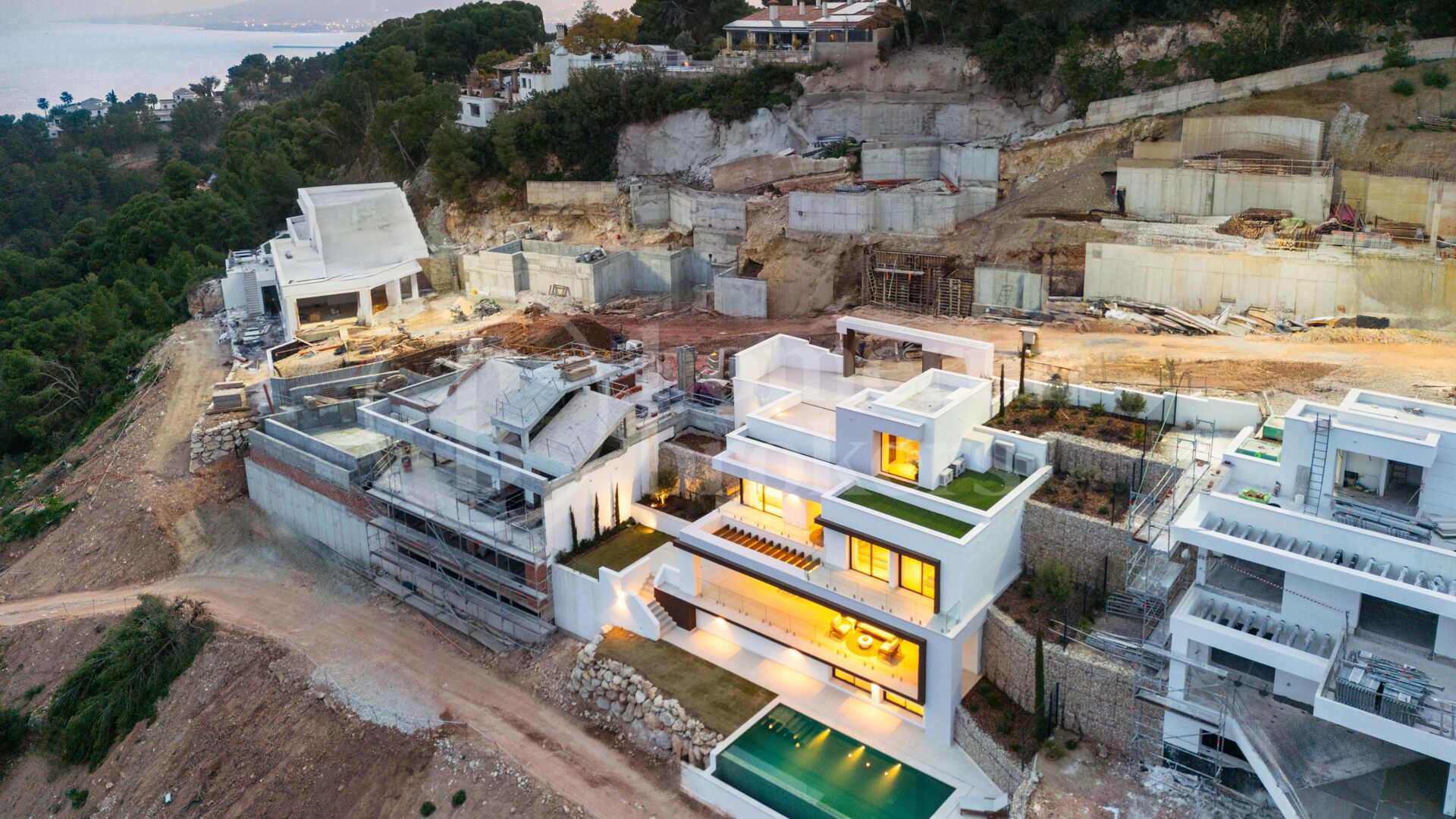 Villa Acacia - Where Luxury Meets Nature in Pinares de San Anton