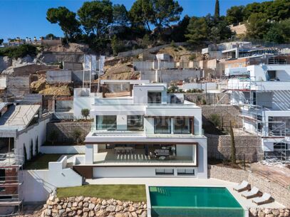Villa Acacia - Where Luxury Meets Nature in Pinares de San Anton