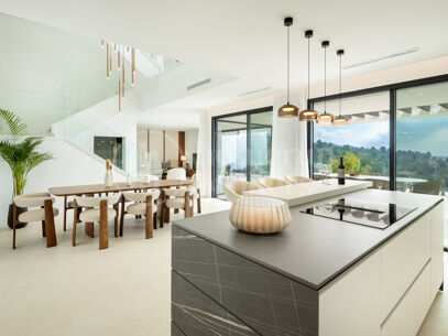 Villa Acacia - Where Luxury Meets Nature in Pinares de San Anton