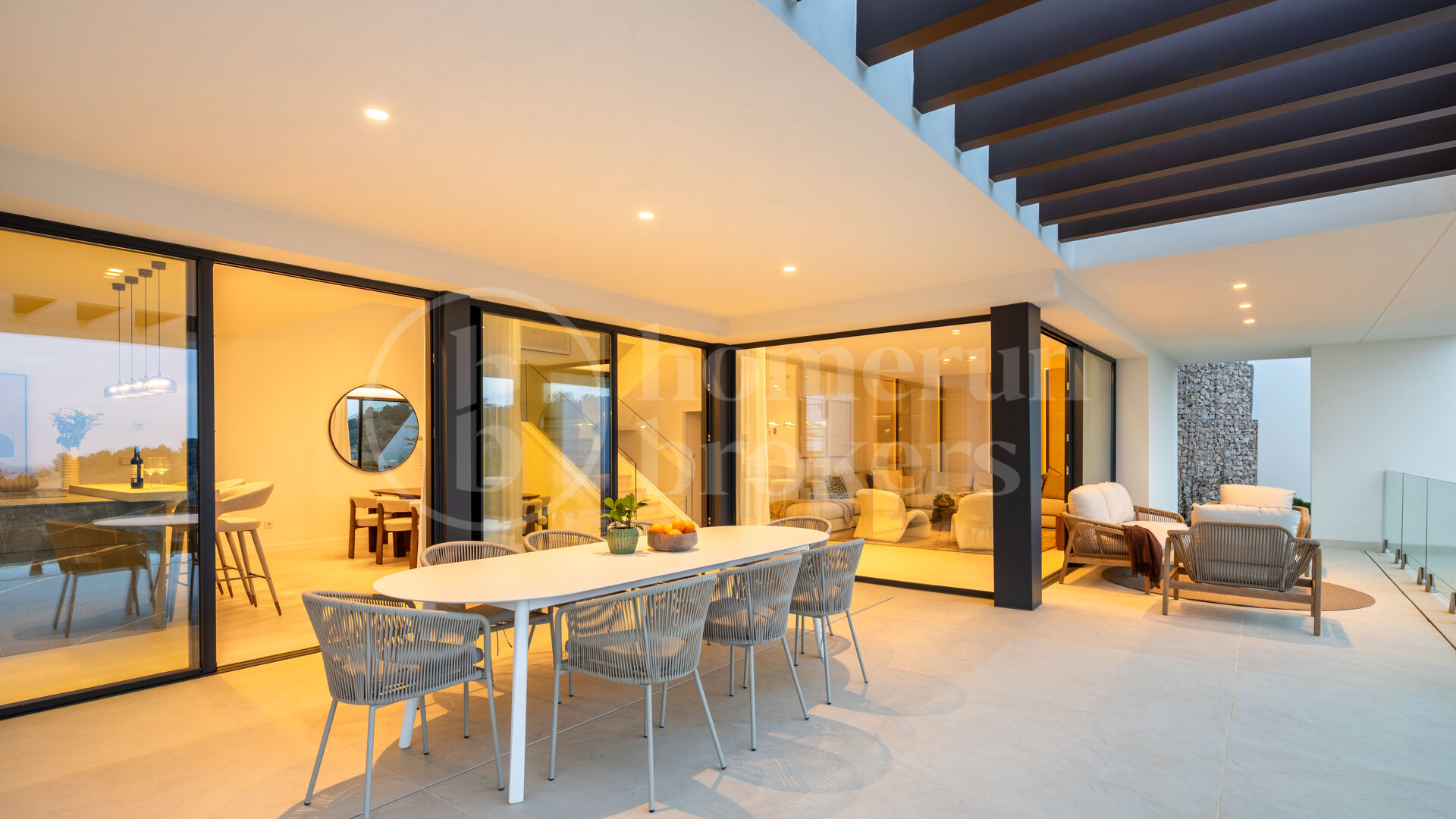 Villa Acacia - Where Luxury Meets Nature in Pinares de San Anton