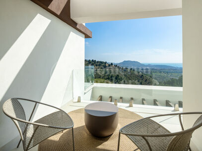 Villa Acacia - Where Luxury Meets Nature in Pinares de San Anton