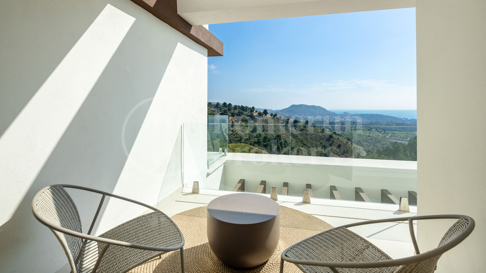 Villa Acacia - Where Luxury Meets Nature in Pinares de San Anton