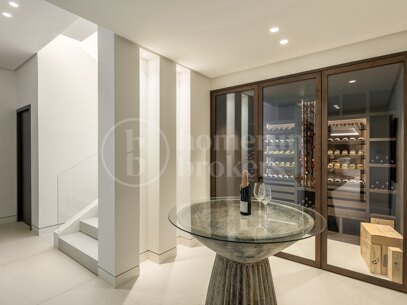 Rio Verde 47 - Samtida villa i Atalaya de Rio Verde, Marbella