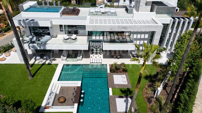 Rio Verde 47 - Contemporary Villa in Atalaya de Rio Verde, Marbella