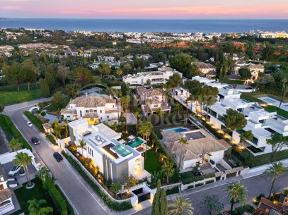 Rio Verde 47 - Samtida villa i Atalaya de Rio Verde, Marbella