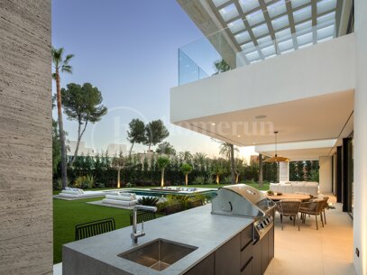 Rio Verde 47 - Samtida villa i Atalaya de Rio Verde, Marbella