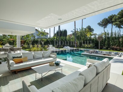Rio Verde 47 - Samtida villa i Atalaya de Rio Verde, Marbella
